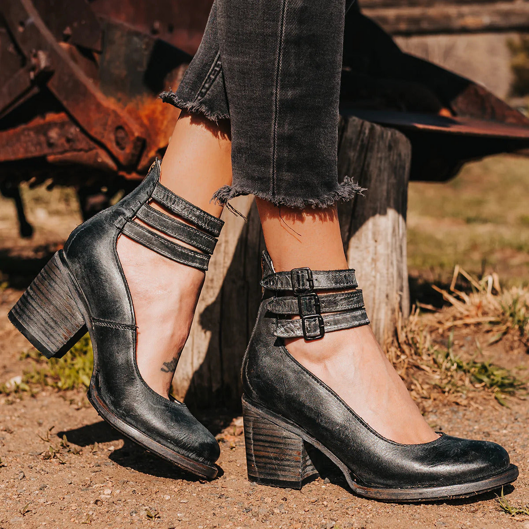 Modische Damen Stiefel mit Reißverschluss und rutschfester Sohle. Bequemer Blockabsatz für jeden Tag.
