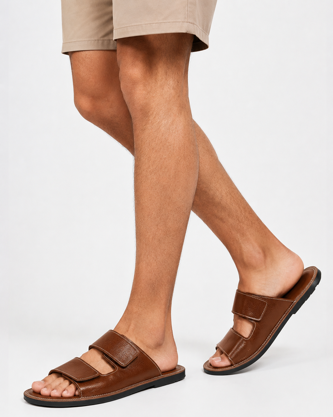 Robuste Herren Outdoor-Sandale, wasserdicht und bequem, perfekt als Sommerschuh für alle Freizeitaktivitäten.