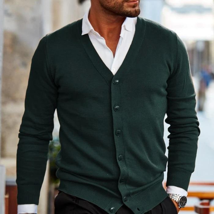 Elegante Herrenstrickjacke mit Knöpfen. Lässiger Langarm-Cardigan für Herbst- und Wintermode. Bequem und stilvoll.