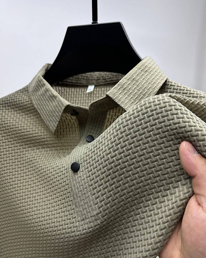 Hochwertiges Herren Luxus Polohemd in klassischer Farbe; atmungsaktiv, stilvoll für Sommer & Freizeit.