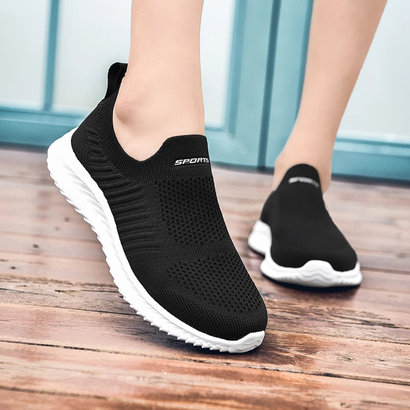VITALSTEP Orthopädische Schuhe: Das Slip-On Design sorgt für einfaches An- und Ausziehen.