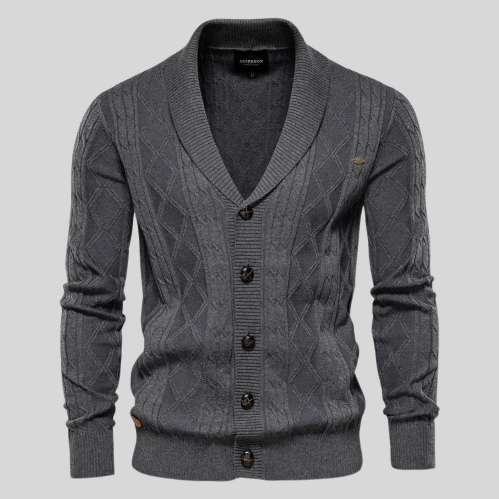 Eleganter Herren Cardigan für Winter. Hochwertiges Strick-Oberteil mit V-Ausschnitt und Knopfleiste für Männer.