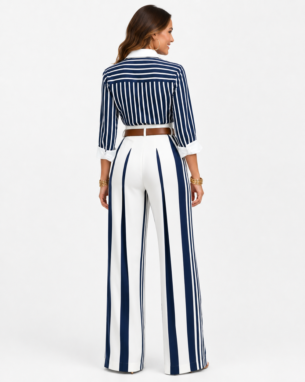 Bequemer grauer Damen-Jumpsuit mit weiter Hose & seitlichen Taschen, ideal für einen stilvollen Casual-Look.