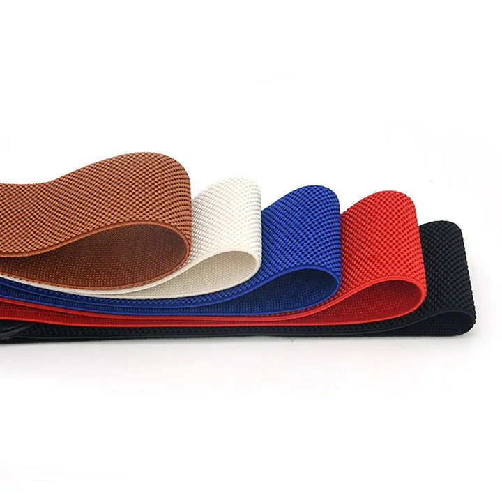 Modischer, breiter Damengürtel im Pariser Chic Design; elegantes Taillen-Accessoire für Damen.