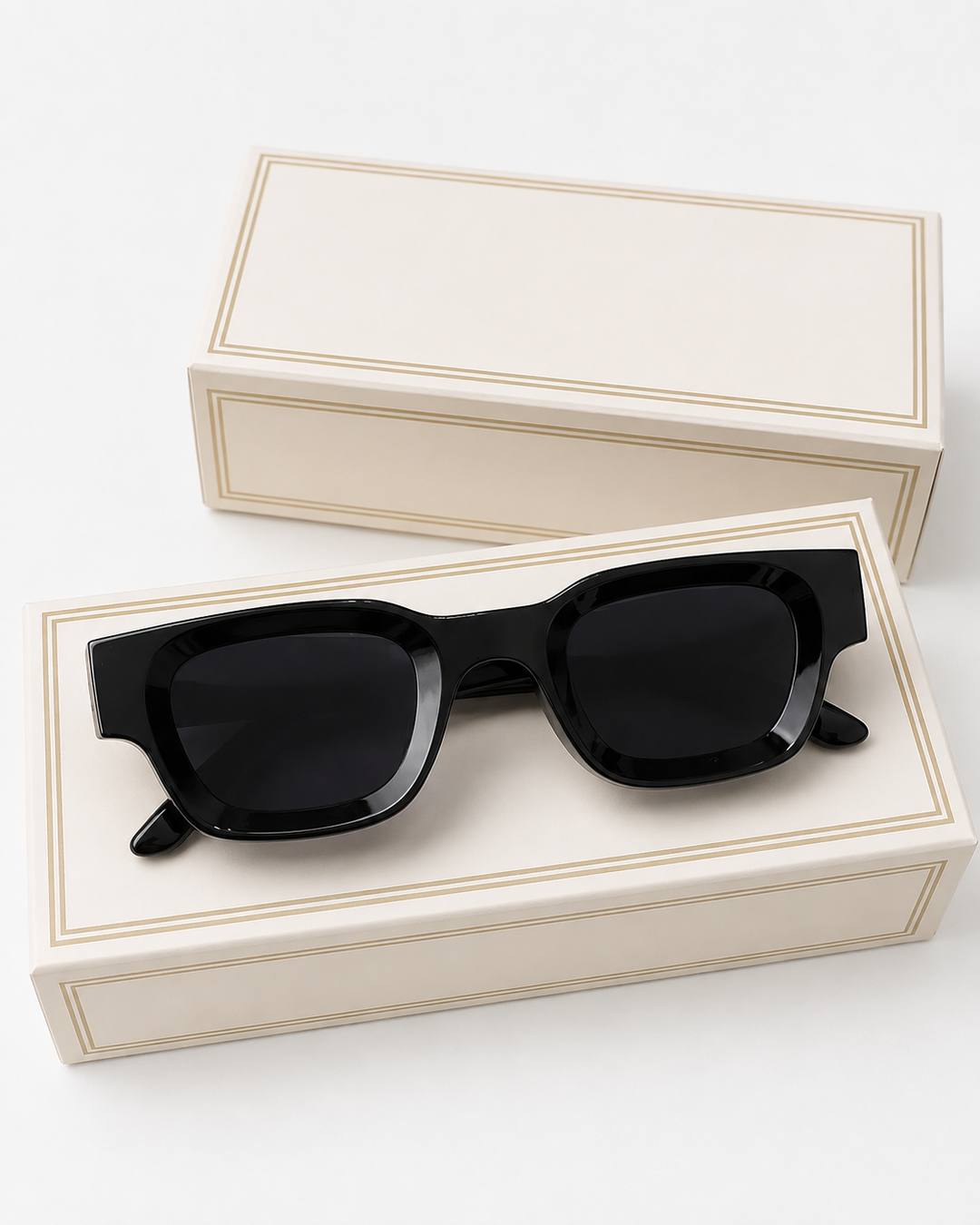 Detailansicht: Quadratische Vintage Damensonnenbrille, UV400. Modisches und leichtes Sommer-Accessoire.