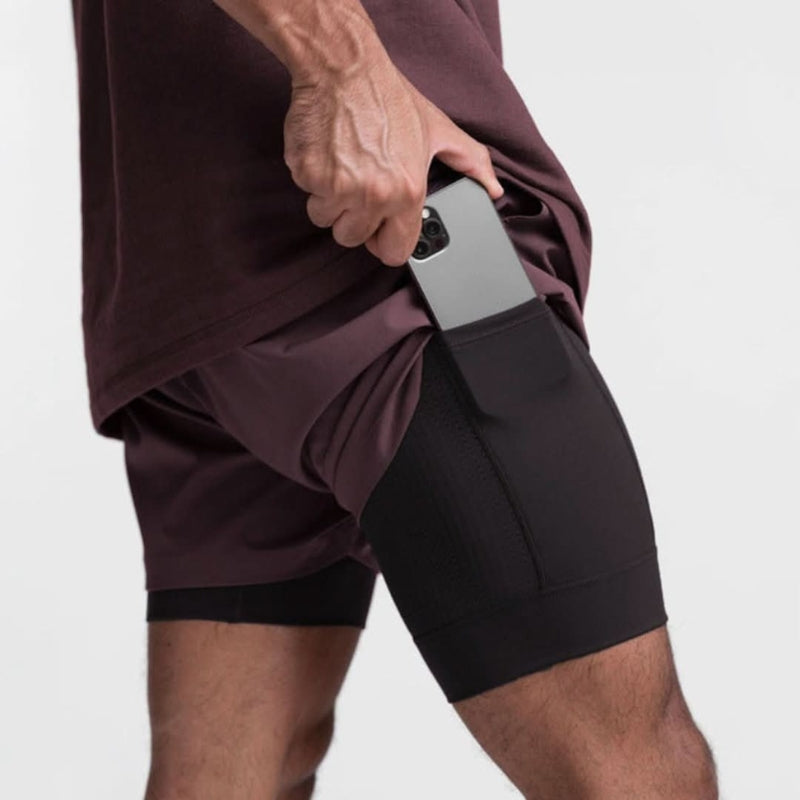 Leichte Herren 2-in-1 Sportshorts, perfekt für sommerliches Training, Laufen & Fitness; atmungsaktiv & bequem.