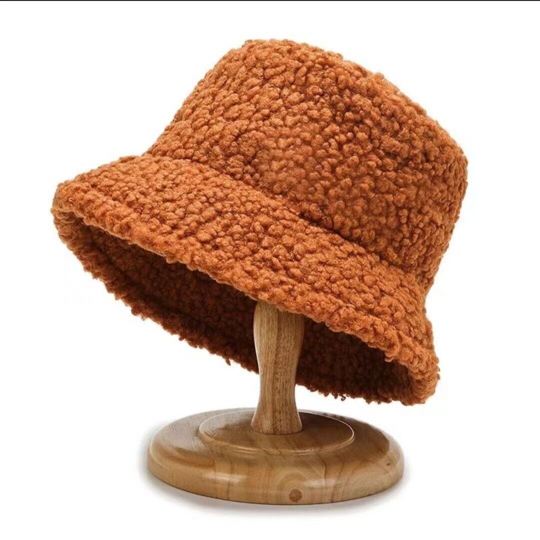 Weicher Teddy-Fischerhut Unisex, kuschelig warm und bequem. Die perfekte Winter-Kopfbedeckung für jeden Look.