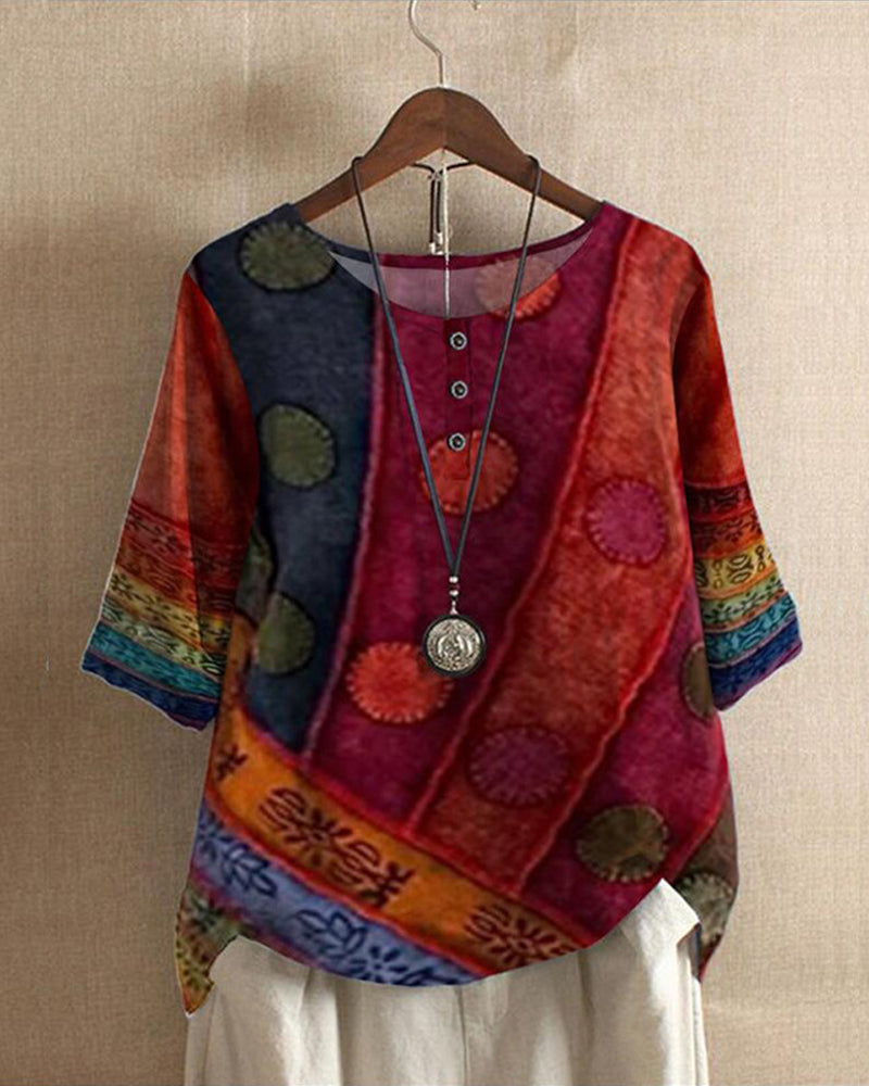 Stilvolles Damen Gretta Boho-Top mit Vintage-Print. Lockeres Langarm-Oberteil für bequeme Freizeit-Looks im Frühling & Herbst.