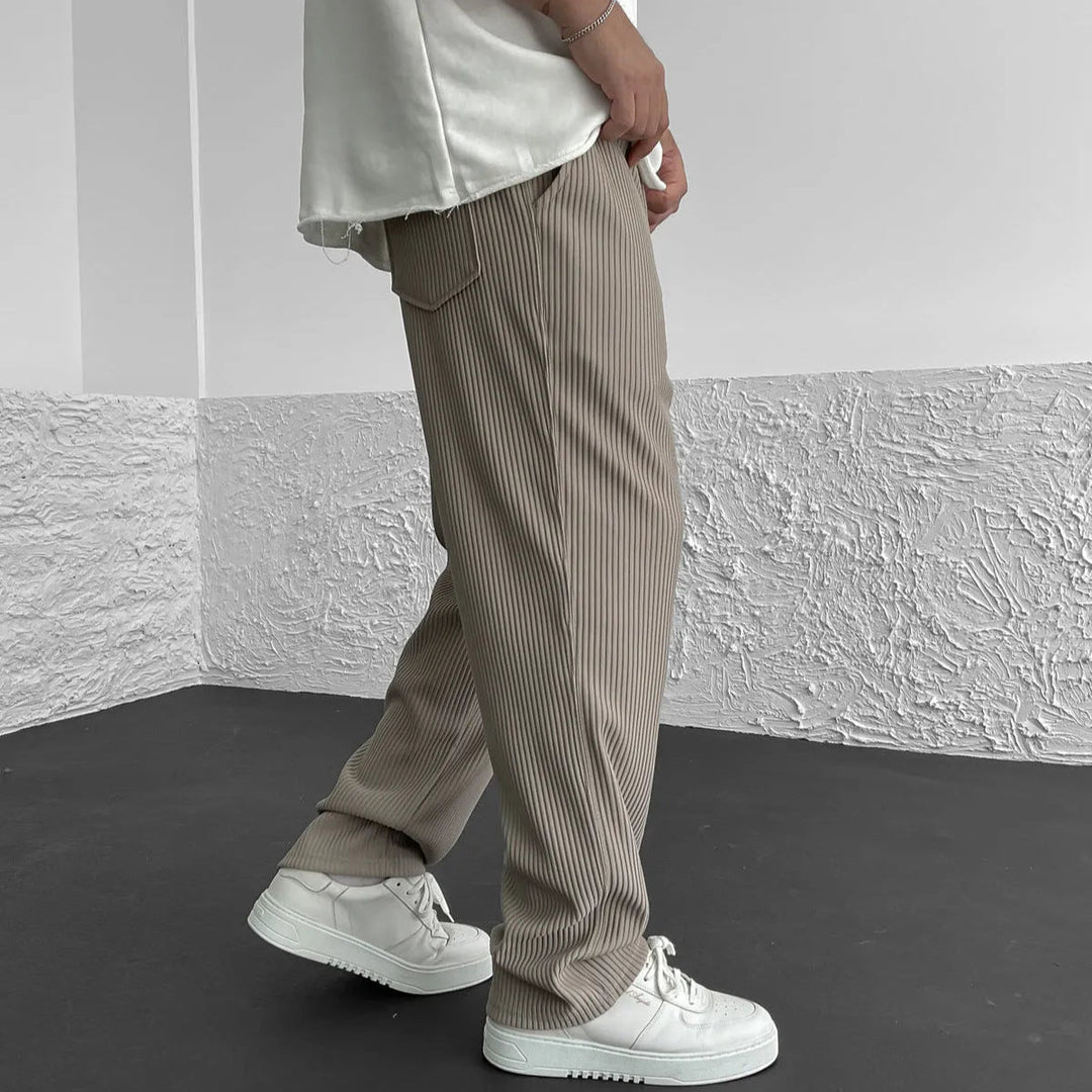 Vielseitige Herren Strickhose als Freizeithose oder Loungewear. Bequemer Relaxed Fit für entspannten Komfort im Alltag.