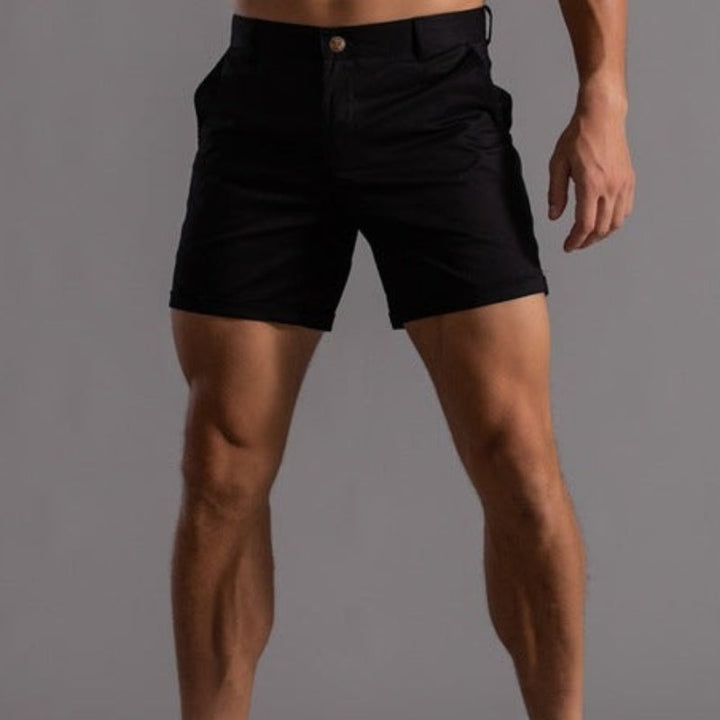 Stylische Slim-Fit Chino-Shorts für Herren. Vielseitig kombinierbar für Alltag, Strand oder Stadtbummel im Sommer.