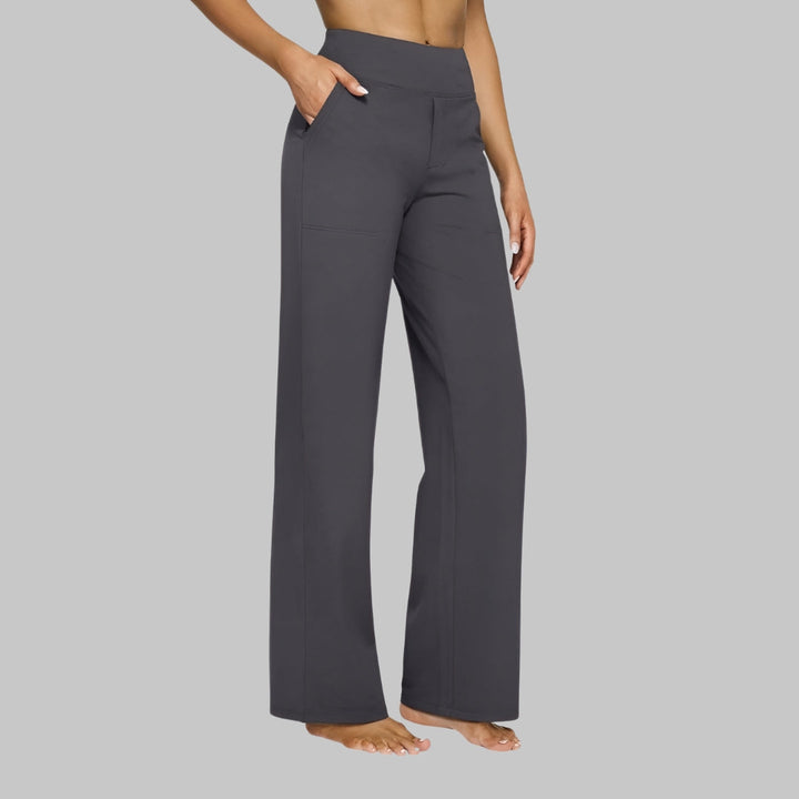 Weisse Stretch-Hose für Damen, hoher Bund, bequemer Stoff, perfekte Passform, für Alltag und Freizeit.