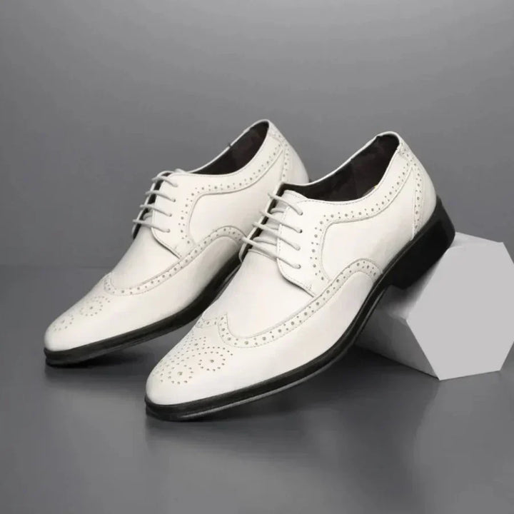 Stilvolle Herren-Schnürschuhe Lorenzo aus Kalbsleder, ideal für moderne Männer bei Hochzeiten & im Büro.