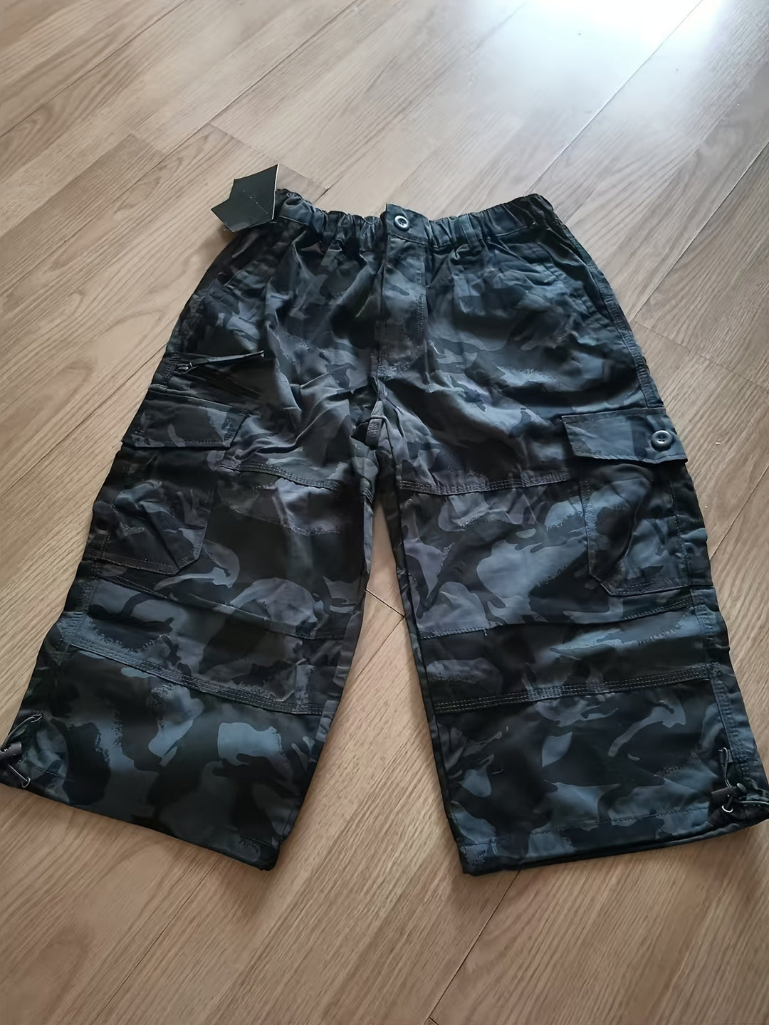Lässige Herren Cargo Bermudas, extra lang geschnitten, stilvoll & funktional.