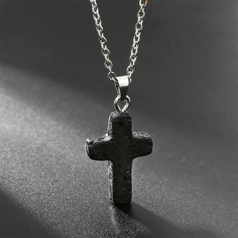 Besondere Damen Edelsteinkette mit Kreuz Anhänger. Verleiht jedem Look eine spirituelle Note.