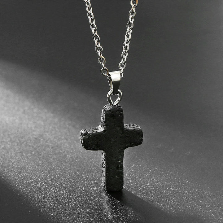 Besondere Damen Edelsteinkette mit Kreuz Anhänger. Verleiht jedem Look eine spirituelle Note.