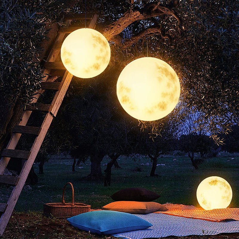 Zauberhafte Mondlampe als Gartendeko, LunaGlow LED-Außenleuchte für Terrasse und Balkonlicht.