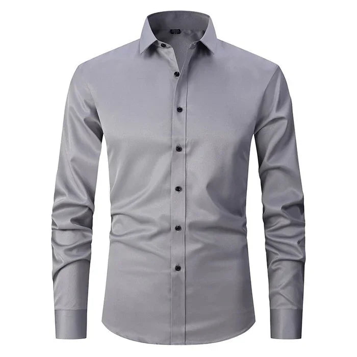 Rückansicht des eleganten, slim-fit Luxavita Herren Businesshemds, bügelfrei, atmungsaktiv für perfekten Sitz.