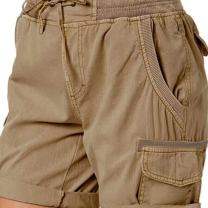 Bequeme Damenmode: Cargo Shorts mit Kordelzug für Casual-Looks.