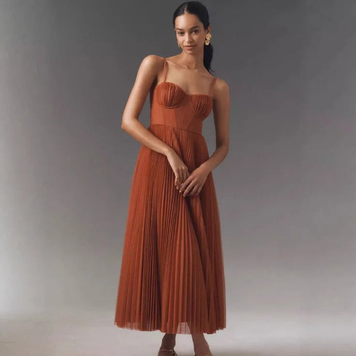 Anmutiges Damen Plissee Midikleid mit Korsett-Bustier für einen stilvollen und femininen Auftritt.