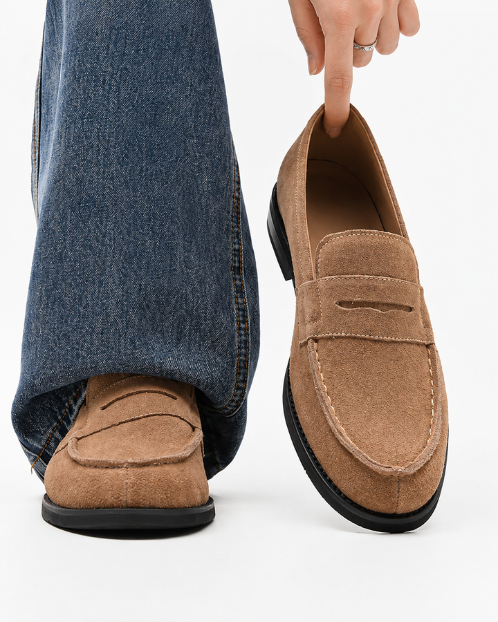 Modische Herren Mokassins, bequeme Slipper für jeden Anlass, von Freizeit bis Eleganz.
