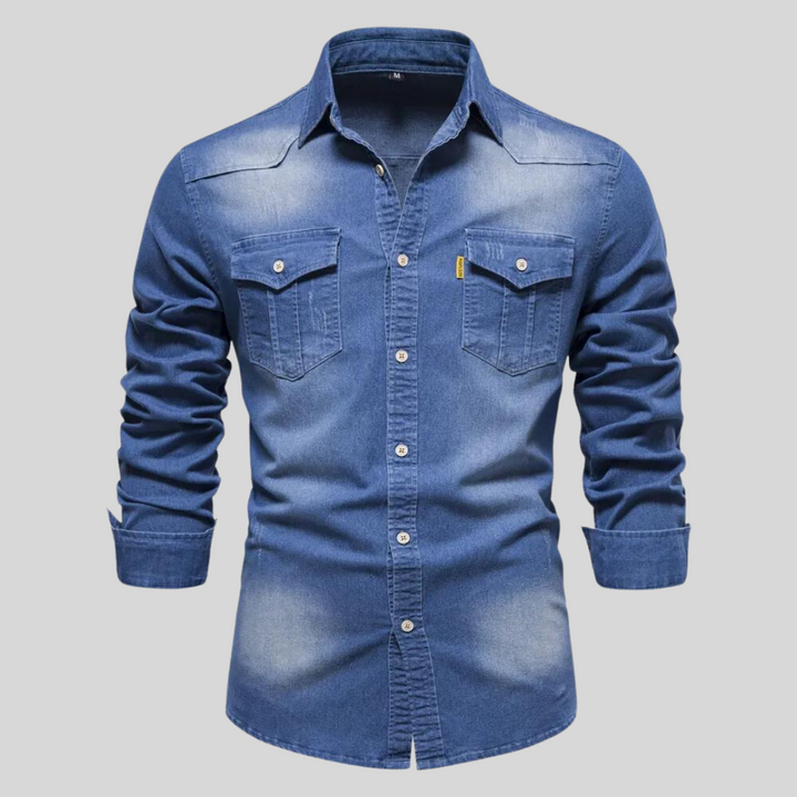 Hochwertiges Herren Jeanshemd in Hellblau mit klassischer Knopfleiste; smartes Langarm-Oberteil für Männer.