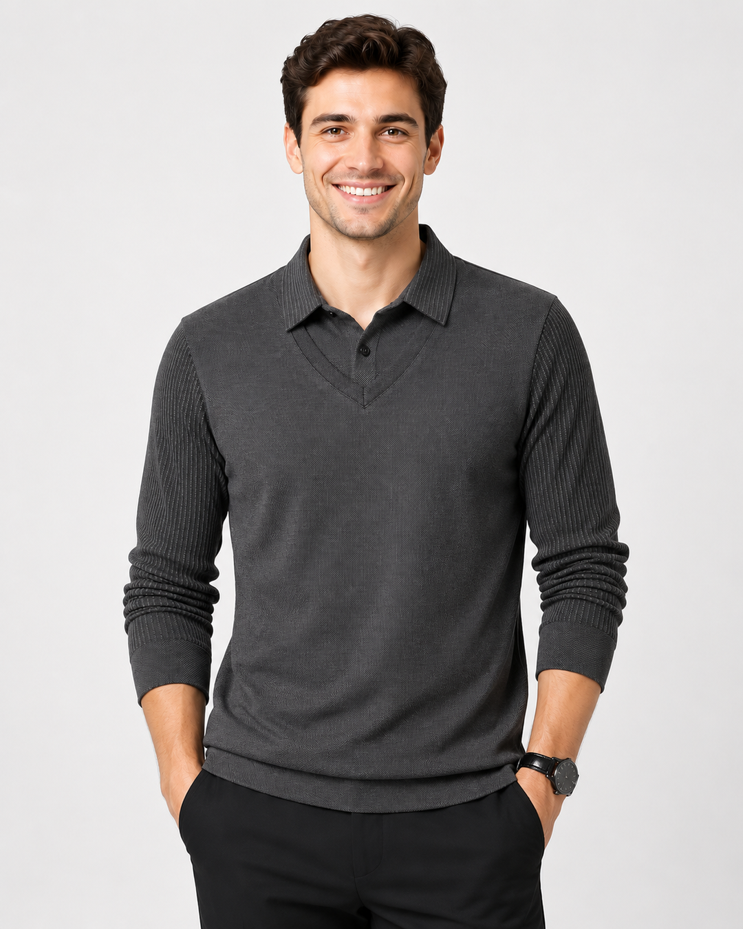 Gestreifter Herren Langarm-Pullover für Business Casual. Bequemer und eleganter Büro-Pullover mit Kragen.