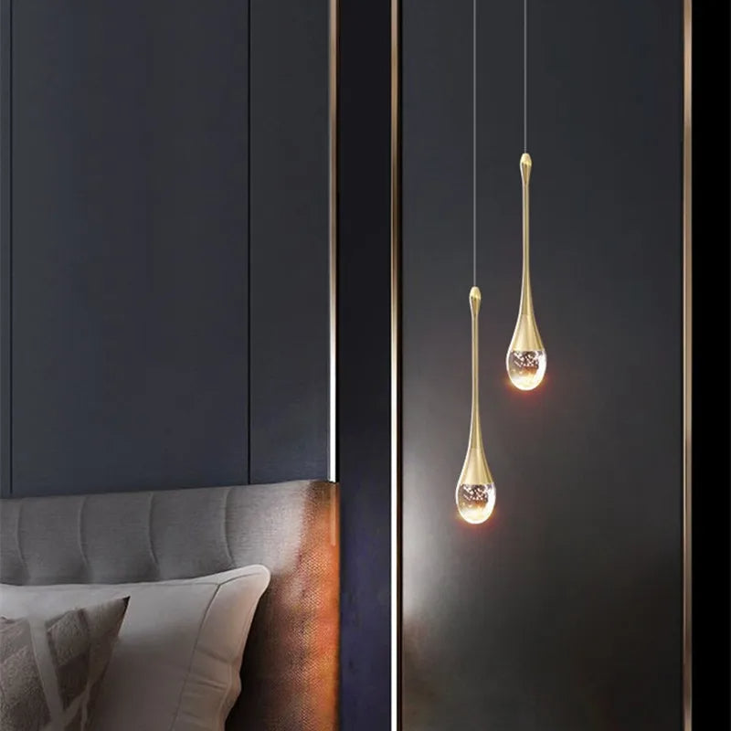 Detailansicht der hochwertigen Glas Pendelleuchte mit integrierter, warmweißer LED-Beleuchtung.