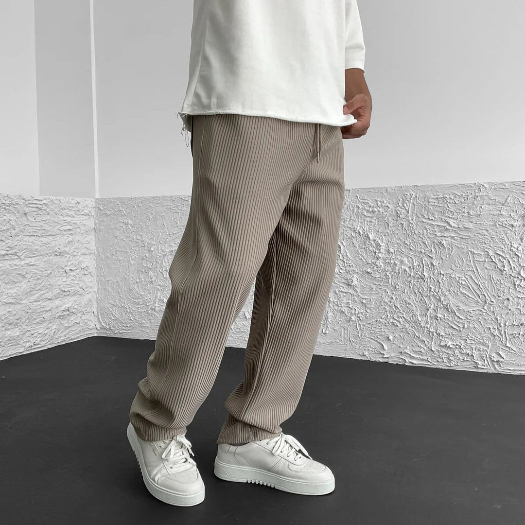 Bequeme Herren Strickhose mit Kordelzug. Entspannte Freizeithose für Alltag, Loungewear & Streetwear im Relaxed Fit.