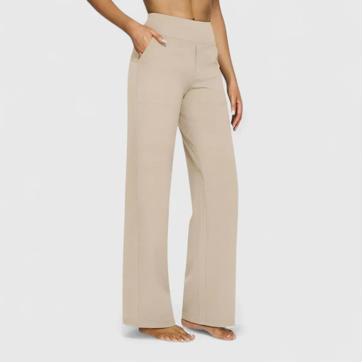 Damen Nadine Loungehose: Entspannt sitzend, zeigt eleganten weiten Schnitt und hohen Tragekomfort.