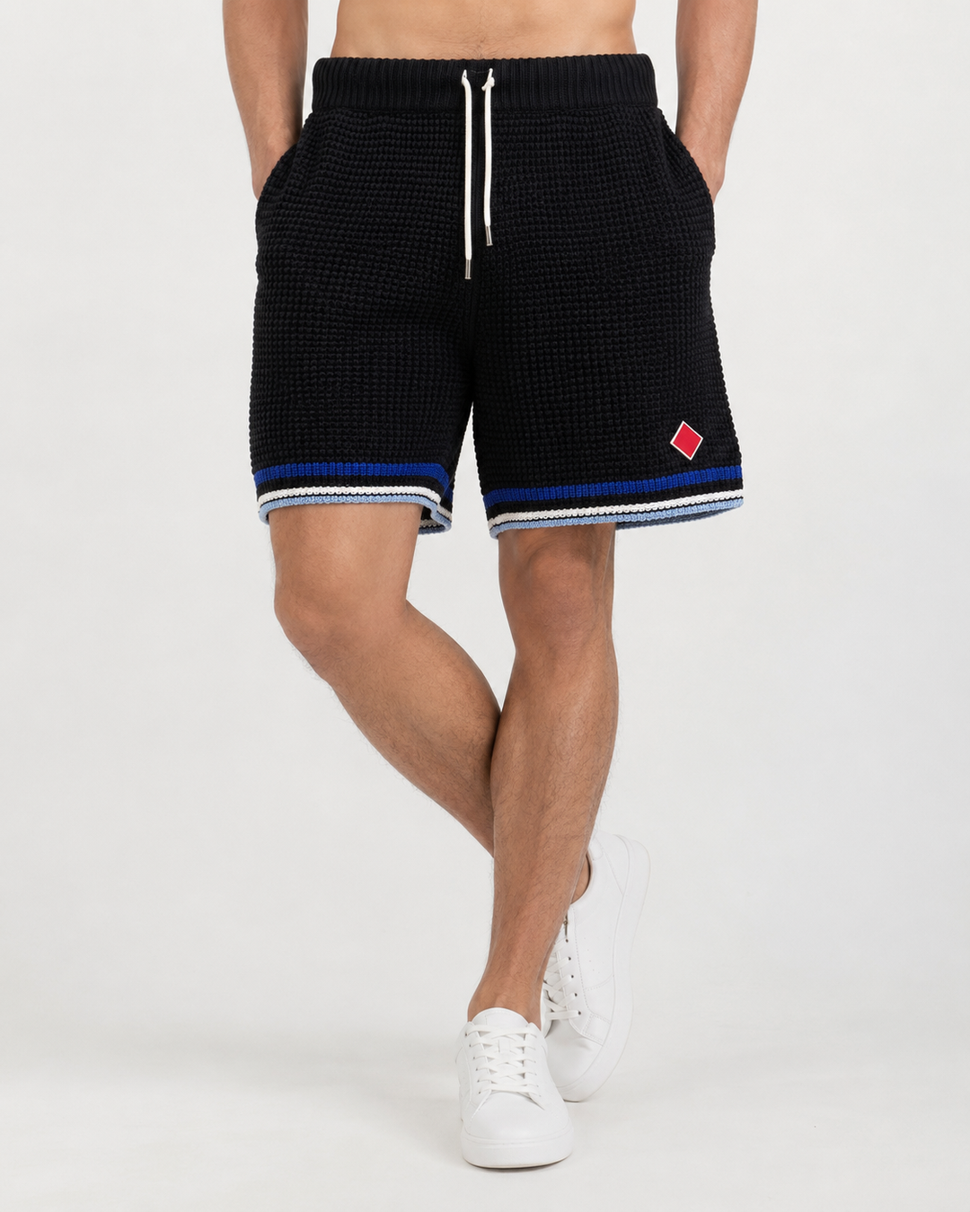 Lässige Herren Patch-Shorts für den Sommer. Bequeme Freizeithose mit einzigartigem Patch-Design für hohen Komfort.