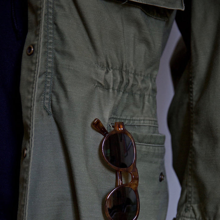 Funktionale Herren Feldjacke in Grün, ideal als bequeme Übergangsjacke für Freizeit & Outdoor.