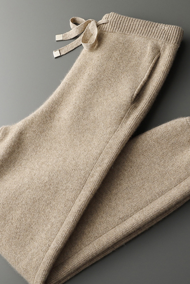Weiche Kaschmir Merinowolle Jogginghose für Damen, Teil des luxuriösen Lounge-Sets. Perfekt für Komfort.