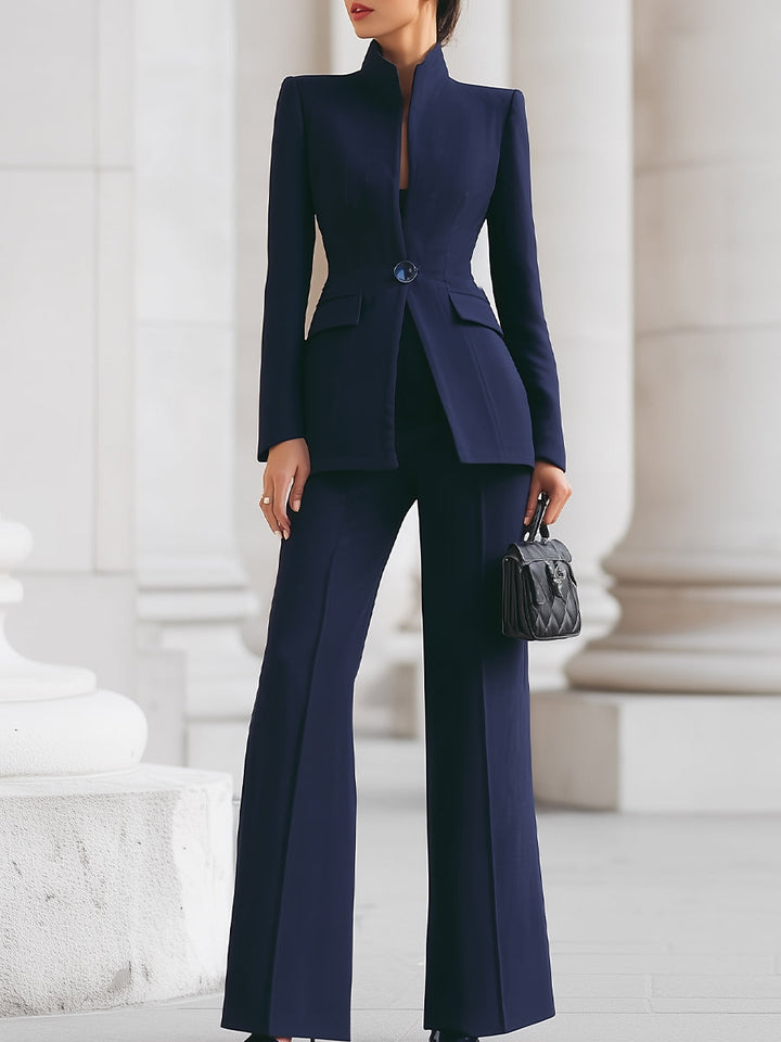 Eleganter Damen Zweiteiler: Stilvoller Blazer und passende Hose für Business-Meetings und formelle Anlässe.
