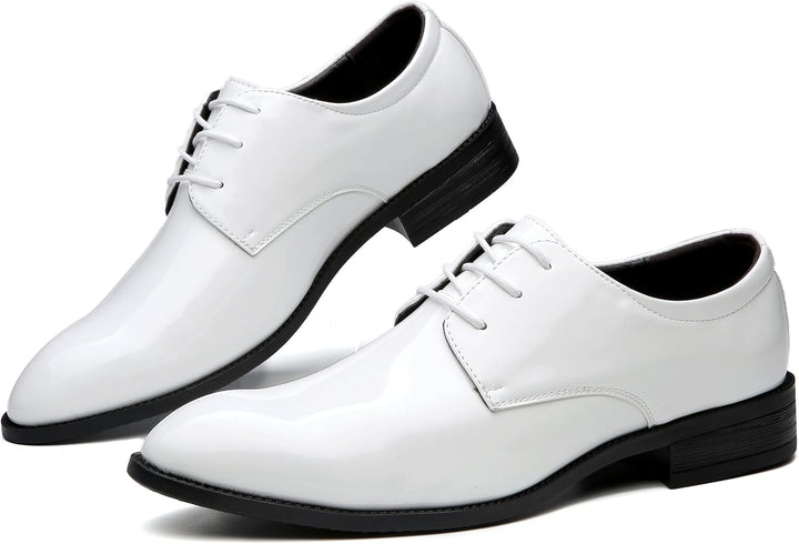 Elegantes Herrenschuhwerk, schwarz, mit Fokus auf Komfort für jede Jahreszeit und jeden Anlass.