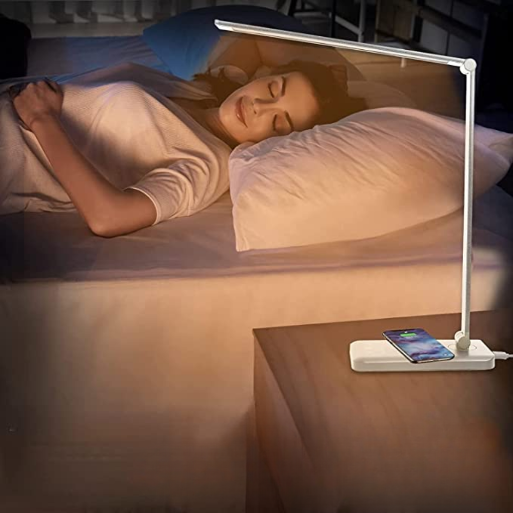 Moderne LED-Schreibtischlampe mit USB-Ladefunktion, dimmbar, augenfreundlich für Büro & Zuhause.