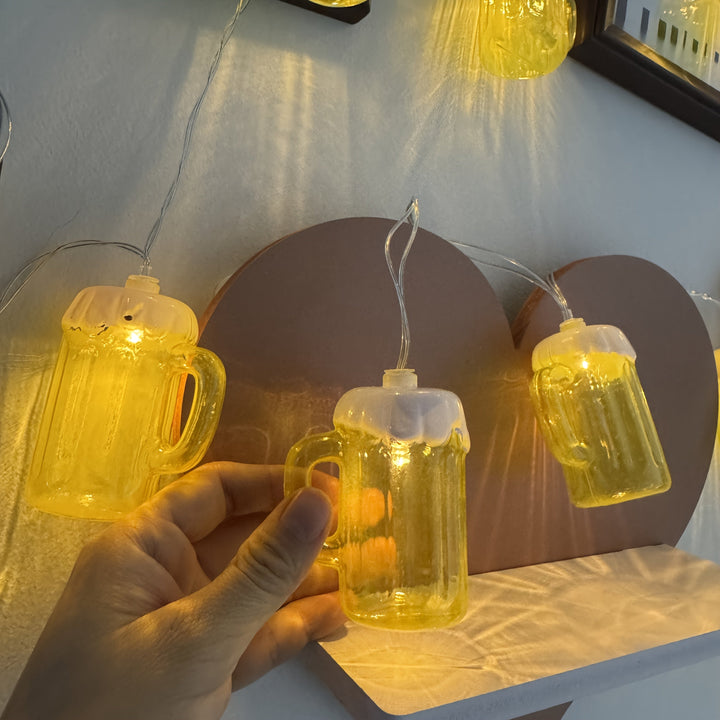 Gartendeko LED Lichterkette: 2er Set Bierkrug Design. Batteriebetrieben, stimmungsvolle Beleuchtung für außen.
