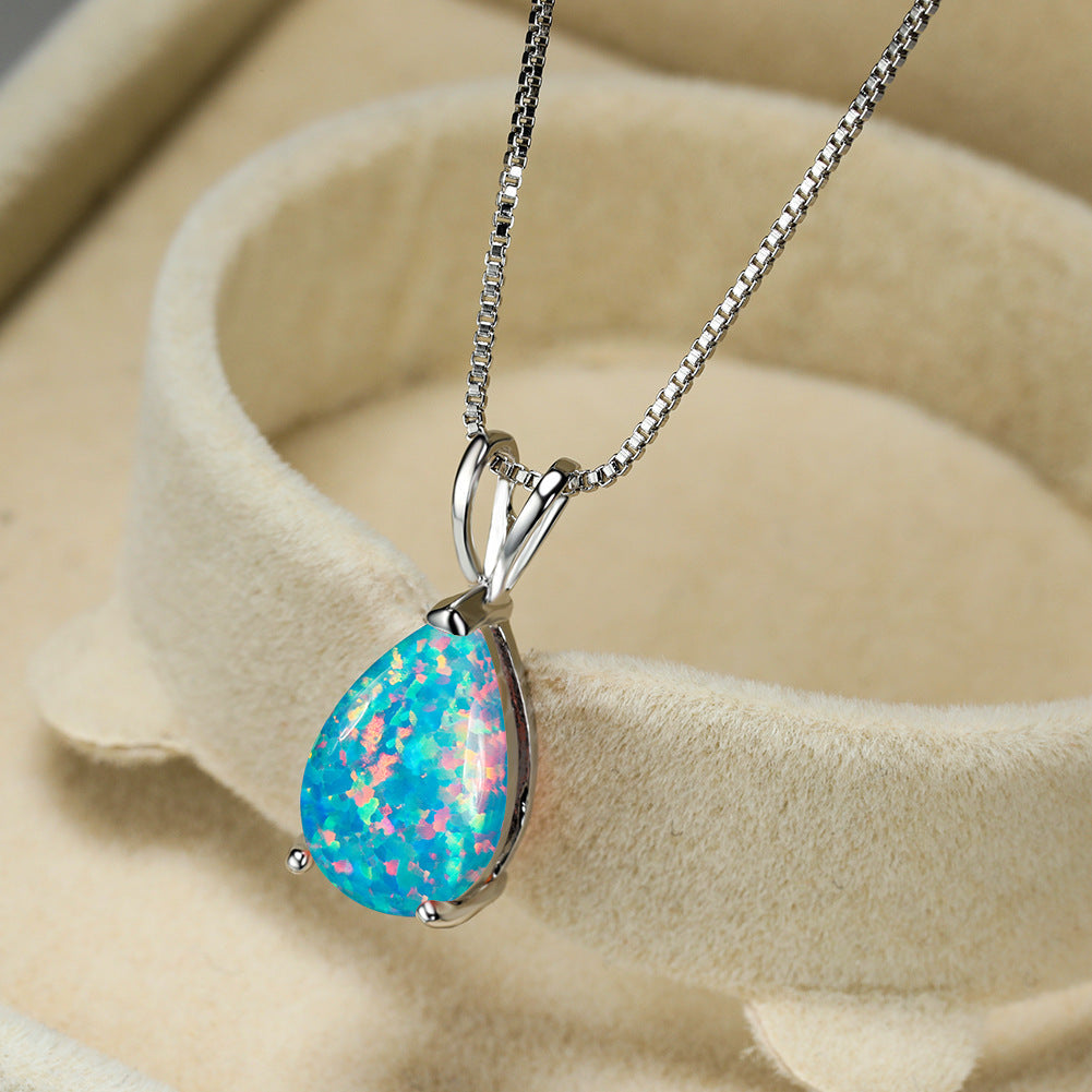 Damenhalskette aus 925er Silber mit zartem Opal-Tropfen, ein strahlendes Geschenk für Sie.