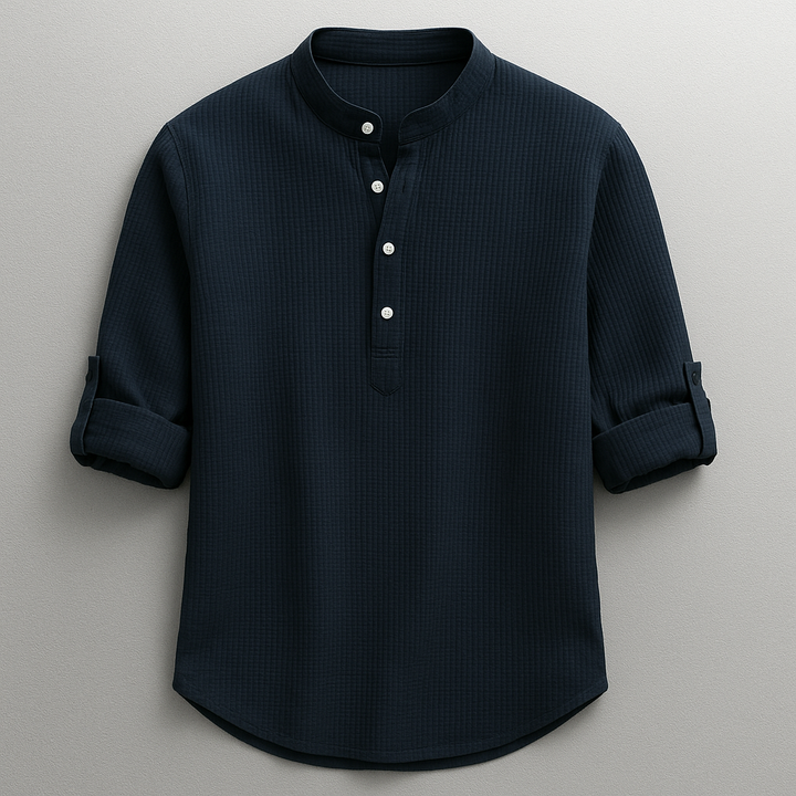 Modisches Herren Henley Shirt, Langarm, als stilvolles Basic-Oberteil für Männer.