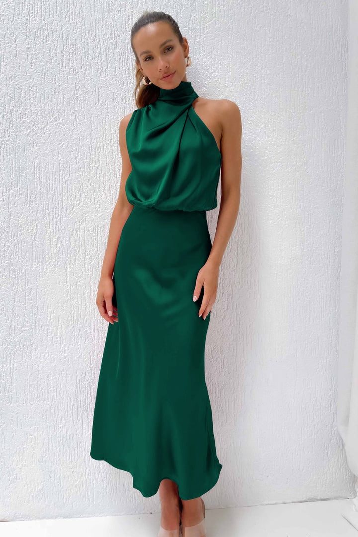 Schickes Halterneck Damen Maxikleid, fließendes Abendkleid, ideal für festliche Events und Hochzeitsgäste.