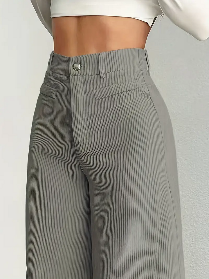 Komfortable Damenhose mit hoher Taille & weitem Bein, eine stylische Wahl für Freizeit & Büro im Herbst.