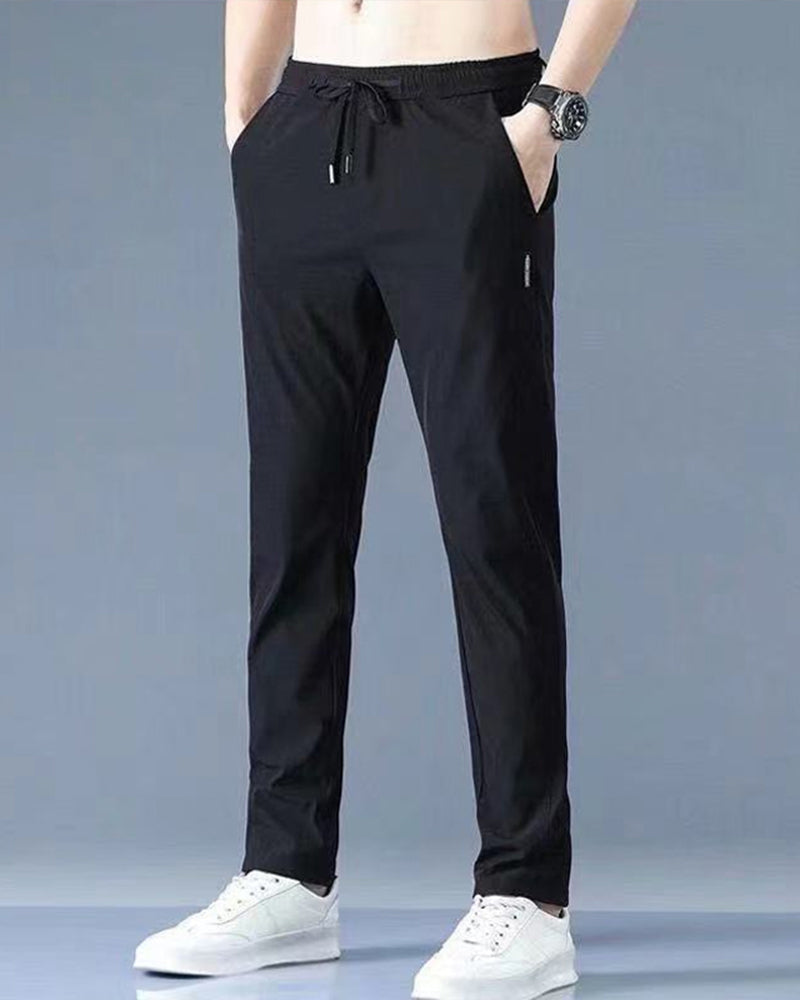 Schnelltrocknende Herren Wanderhose: AeroFlex Stretchhose, bequem & robust für alle Outdoor-Aktivitäten.