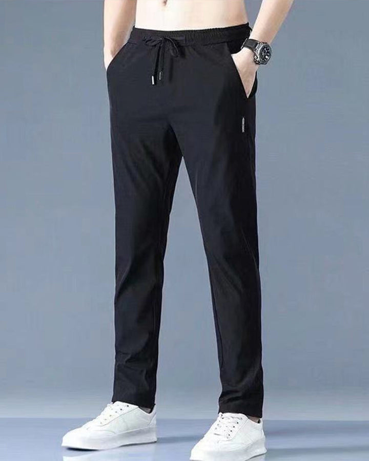 Schnelltrocknende Herren Wanderhose: AeroFlex Stretchhose, bequem & robust für alle Outdoor-Aktivitäten.