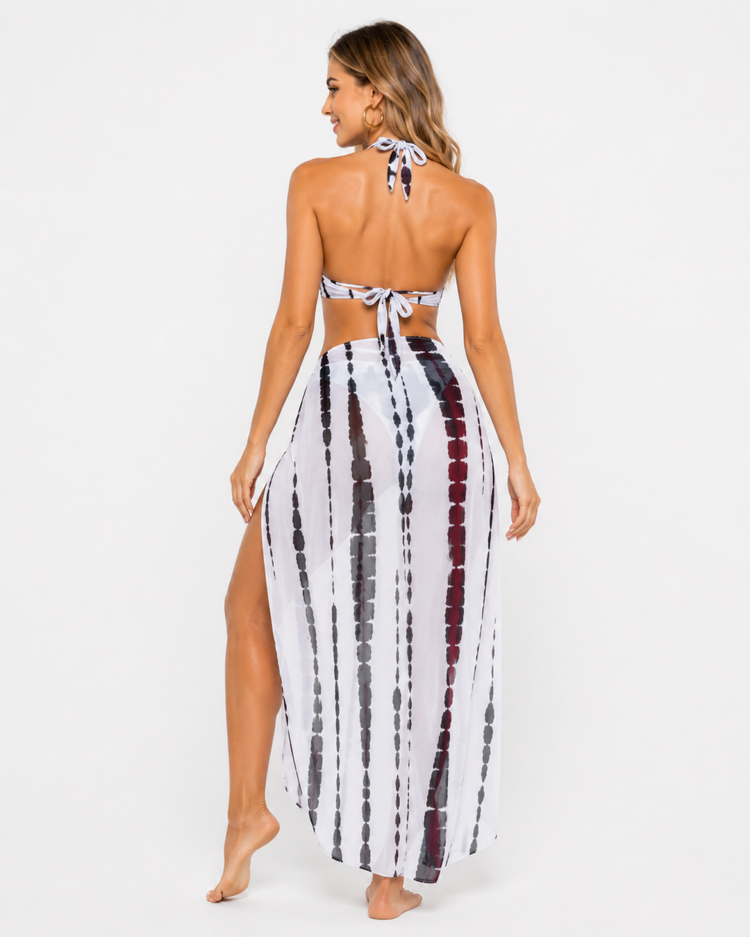Modischer Damen Schwimmanzug in Maxi-Länge, perfekt als Strandkleid mit femininen Cut-Outs.