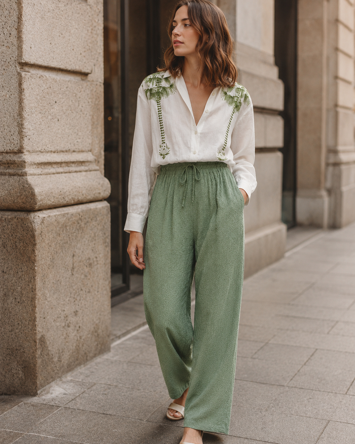 Modischer Damen Langarm-Zweiteiler mit floralem Blumenmuster, bestehend aus bequemer Bluse & Hose.