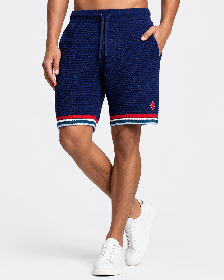 Komfortable Herren Patch-Shorts mit lockerer Passform, ideal für entspannte Sommertage. Bequeme Herrenmode.