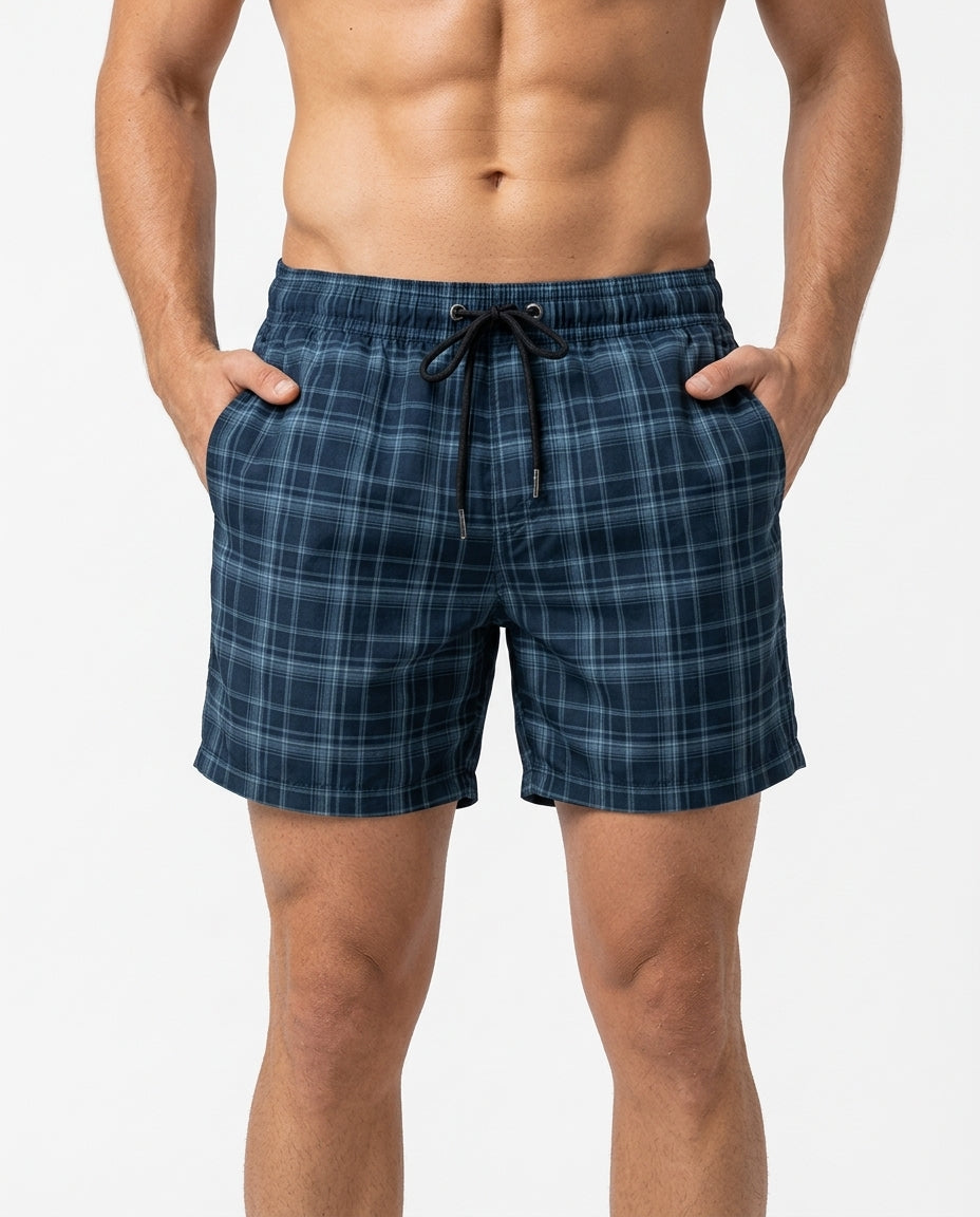 Hellblaue Herren Karotten-Shorts, schnell trocknend, perfekt für Strand & Freizeit. Bequeme Sommerhose.