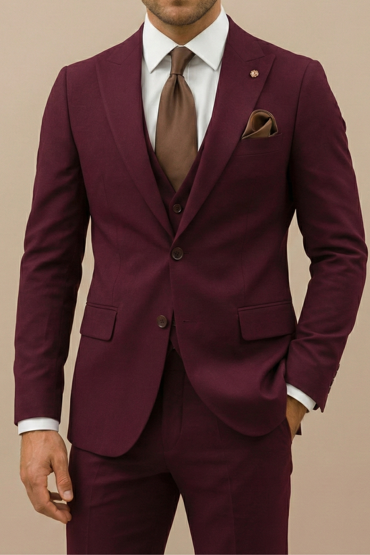 Moderner & eleganter Herren Dreiteiler Anzug. Ideales Frühlingsoutfit & Sommerstil für den stilbewussten Mann.