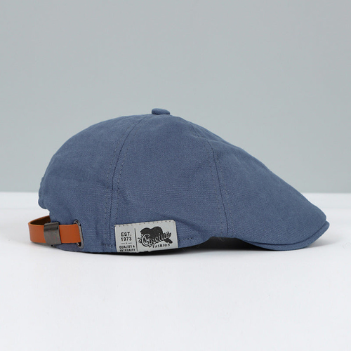 Mode-Accessoire: Verstellbare Herren Schiebermütze in Dunkelgrau. Vielseitige Flat Cap für Männer.