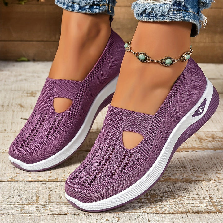 Bequeme Slip-on Damenschuhe, atmungsaktiv und leicht, perfekt als Alltagsschuhe.