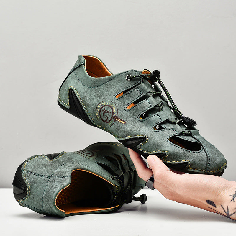 Herren Outdoor-Sandalen mit robuster, rutschfester Profilsohle für sicheren Halt am Strand, Pool oder auf Wanderwegen.